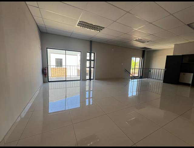 677M² WAREHOUSE TO LET IN COSMO BUSINESS PARK